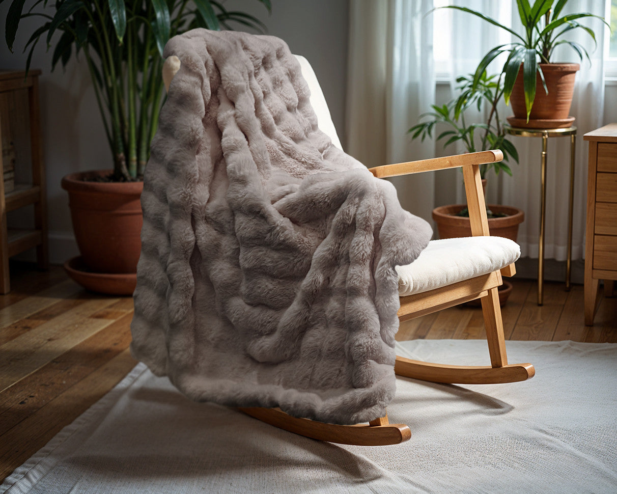 Pom Rabbit Fur plaid