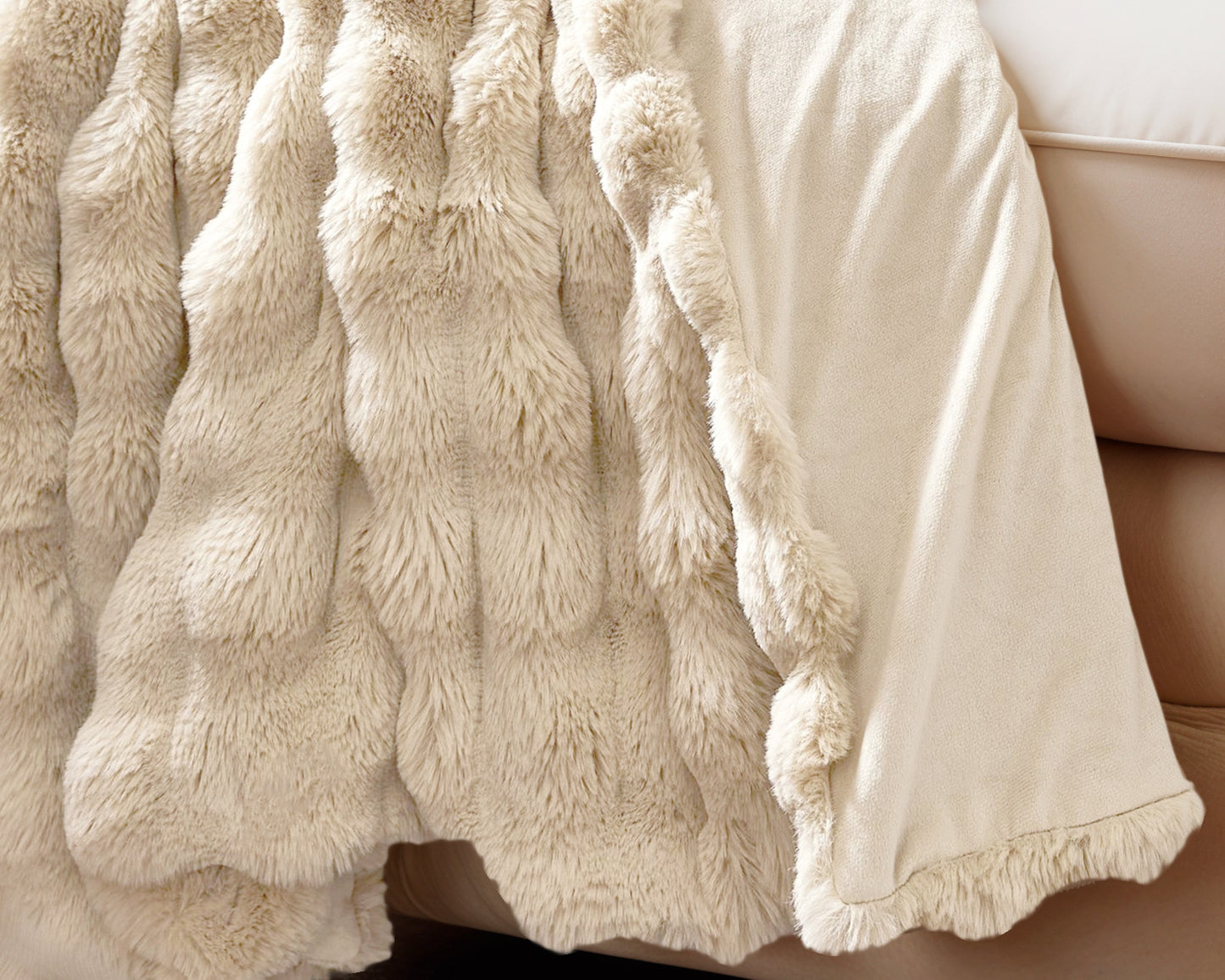 Pom Rabbit Fur plaid