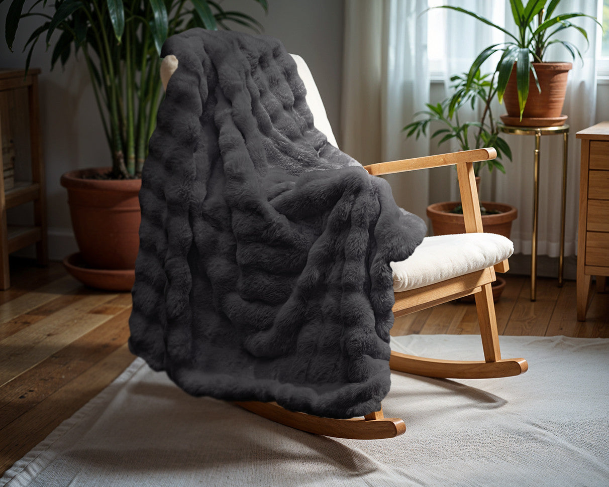 Pom Rabbit Fur plaid