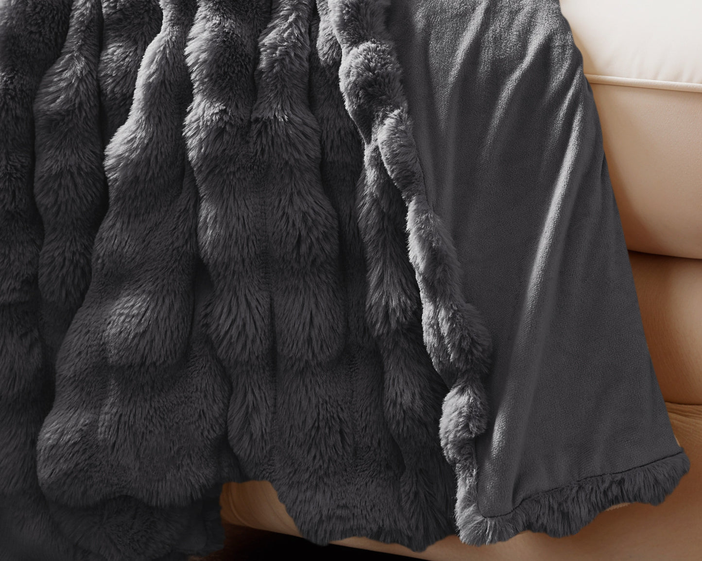 Pom Rabbit Fur plaid