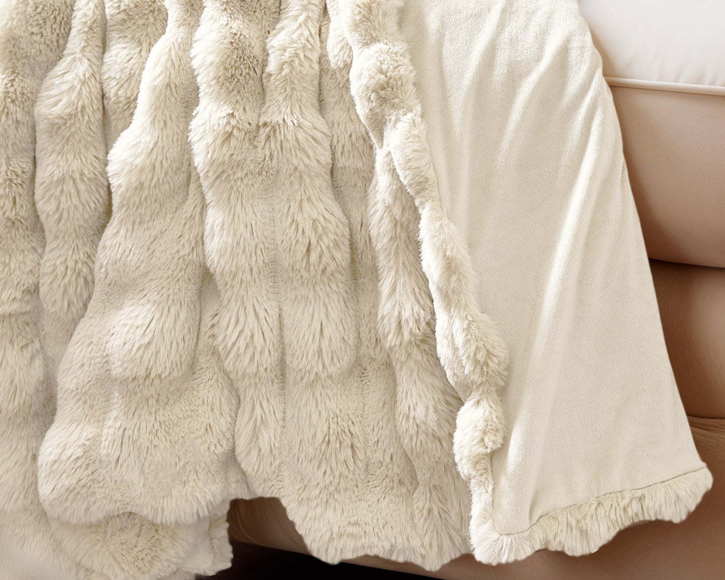 Pom Rabbit Fur plaid