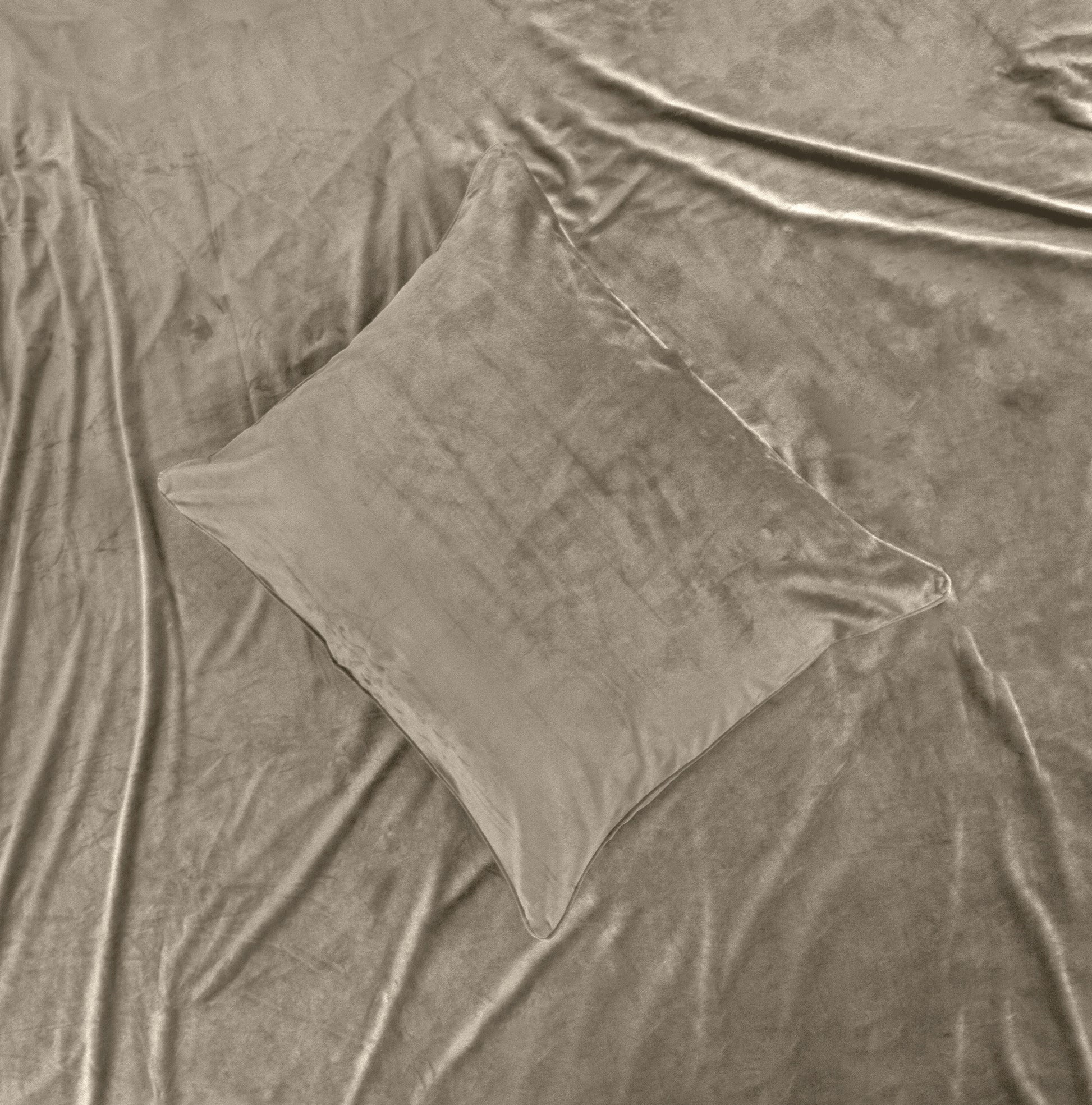 Dekbedovertrek Velvet Piping Taupe 