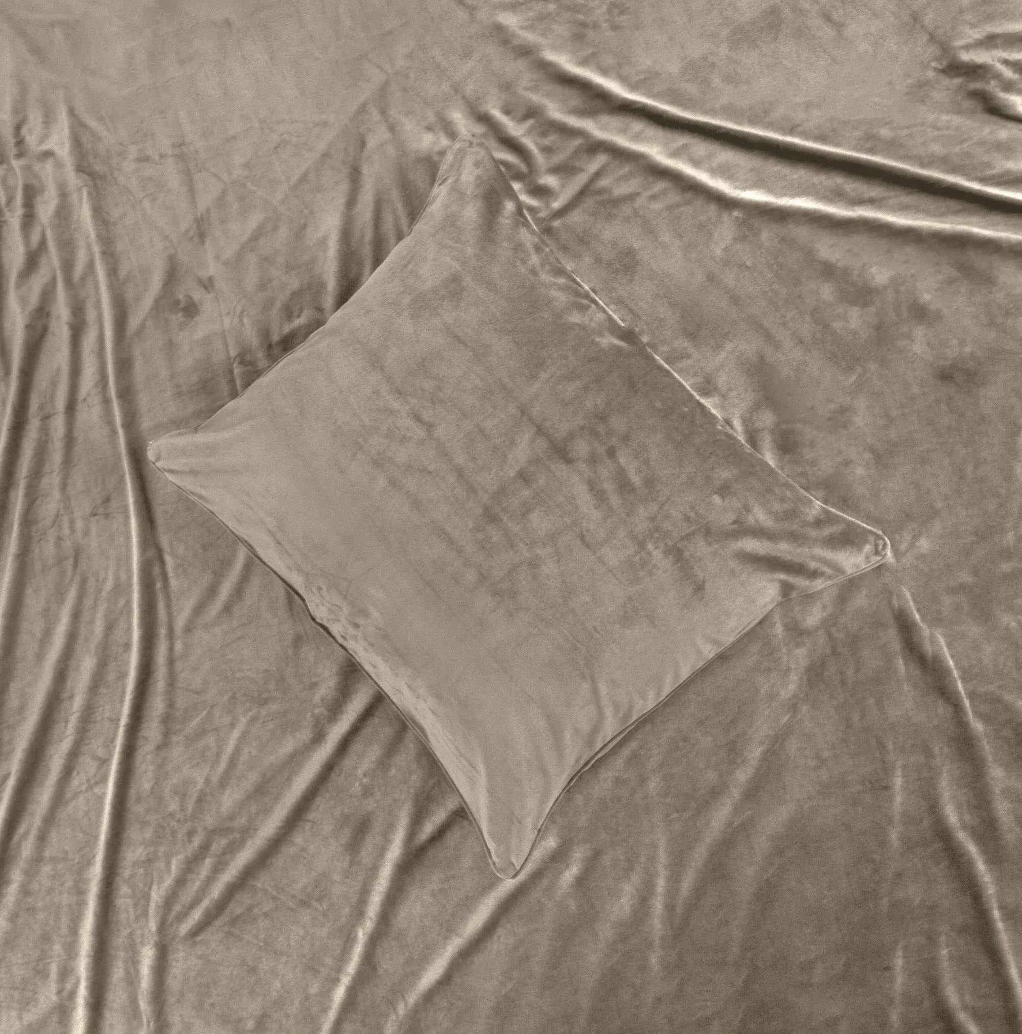 Dekbedovertrek Velvet Piping Taupe 