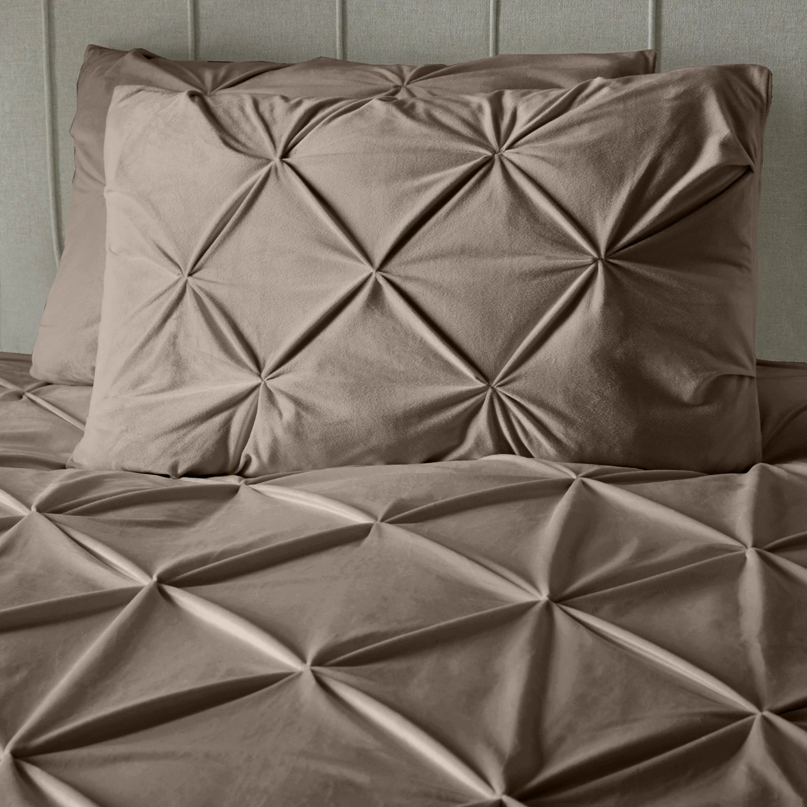 Dekbedovertrek velvet pintuck taupe 