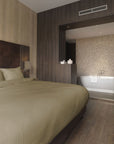 Luxe dekbedovertrekset van katoen-satijn in taupe/ groen kleur, opgemaakt op een hotelwaardig bed